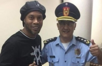 Sau 'lùm xùm' giấy tờ giả, Ronaldinho đã được Paraguay thả tự do