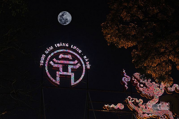 nhung hinh anh dep ve sieu trang tren bau troi ha noi