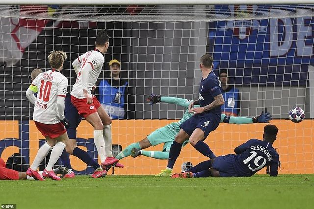 nhung khoanh khac tottenham chia tay champions league day cay dang