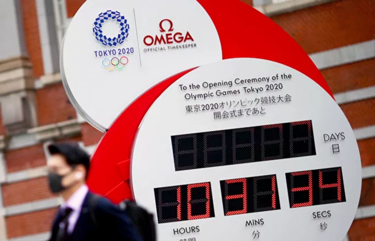 dich covid 19 premier league cung se phai da tren san khong co khan gia