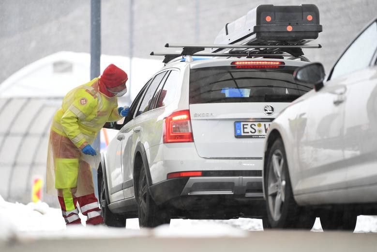 dich covid 19 italy vang ve chua tung thay sau lenh phong toa