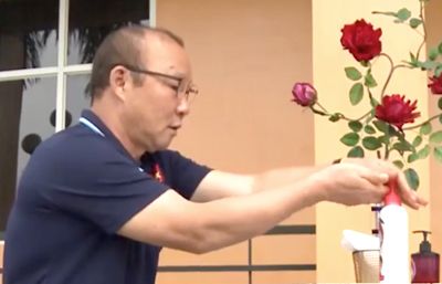 hlv park hang seo cung tuyen thu viet nam tuyen chien voi dich covid19