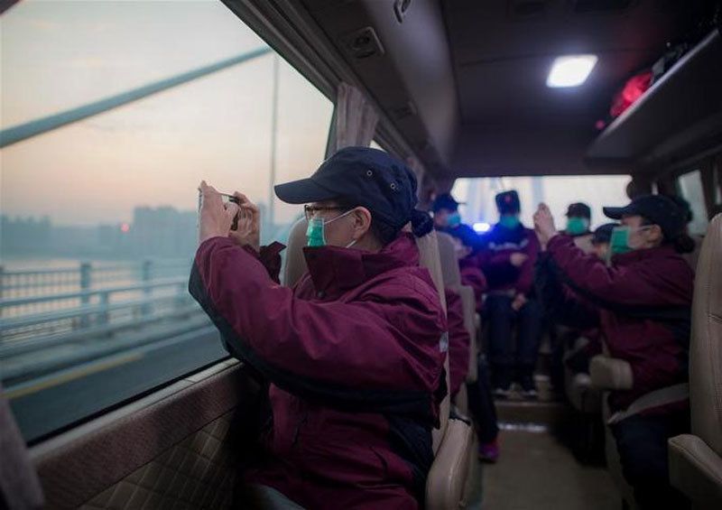 nhung giot nuoc mat xuc dong cua cac y bac si chia tay vu han