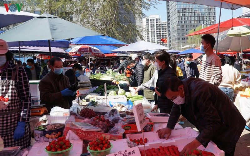 trung quoc cuoc song o bac kinh dan binh thuong sau dich covid 19