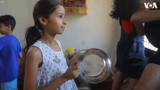 Ấn Độ: Người dân và du khách sáng tạo nhiều cách để cổ vũ chống dịch Covid-19 an do nguoi dan va du khach sang tao nhieu cach de co vu chong dich covid 19