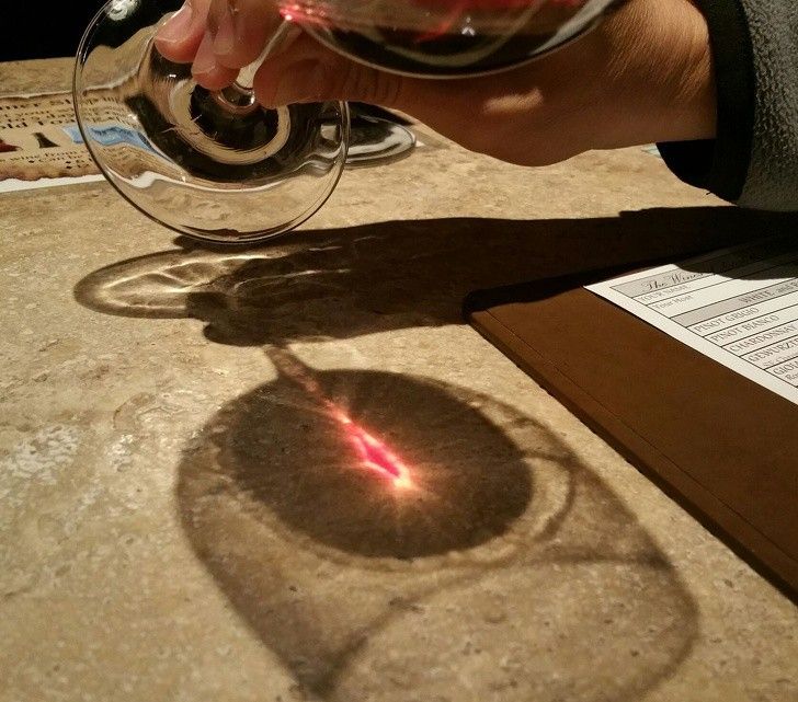 hoa mat voi nhung hinh anh trung hop kho tin trong cuoc song