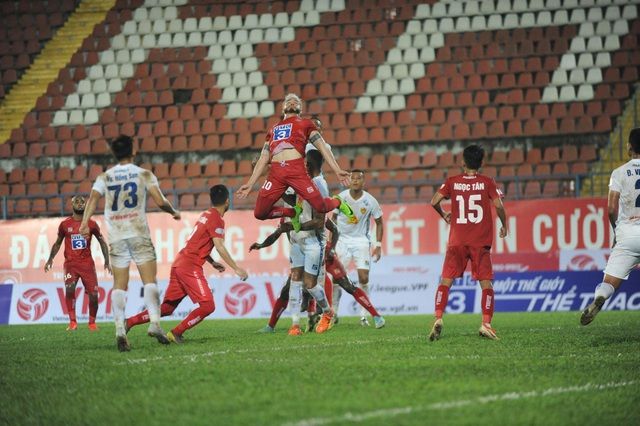 v league 2020 da tap trung mua dich covid 19 nhieu y kien phan doi