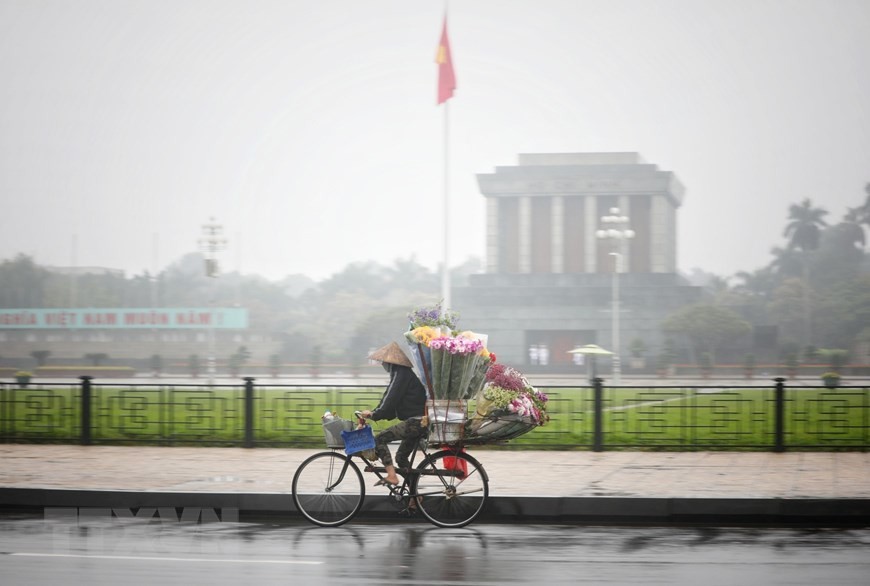 Dự báo thời tiết đêm nay và ngày mai (1-2/3): Đông Bắc Bộ, Bắc Trung Bộ trời rét, mưa rào và dông; Nam Bộ đêm không mưa, ngày nắng nóng, có nơi trên 3