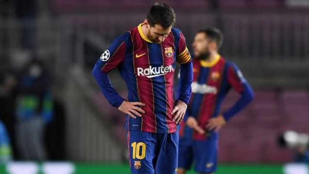 12. Barca | Barca là đội bóng tụt hạng thê thảm nhất từ 7 xuống 12 do họ thua 1-4 trước PSG ngay tại Nou Camp.
