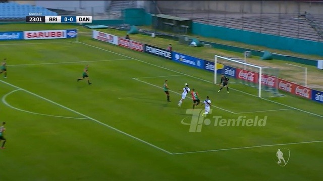 Tài năng trẻ Uruguay vượt kỷ lục của Pele là cầu thủ lập hat-trick trẻ nhất trong lịch sử bóng đá thế giới