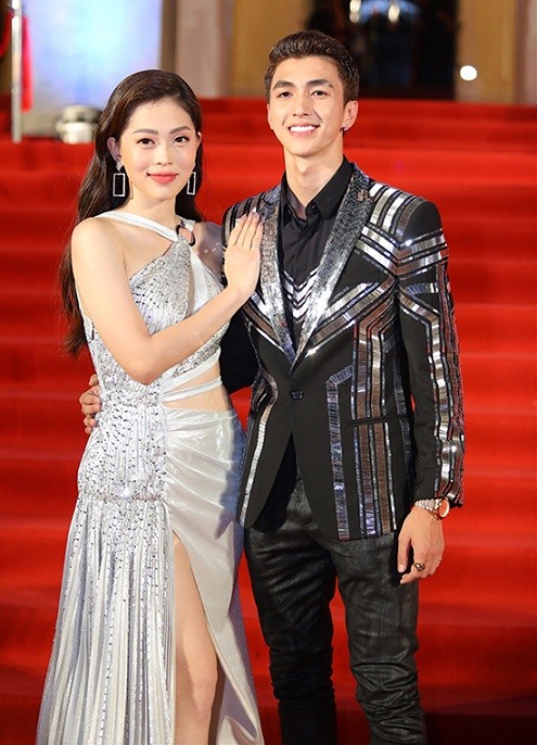 Á hậu Phương Nga