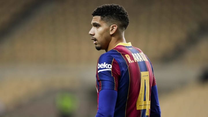 Chuyển nhượng cầu thủ: PSG giữ Mbappe bằng mọi cách; MU thêm nhân sự tuyến giữa;