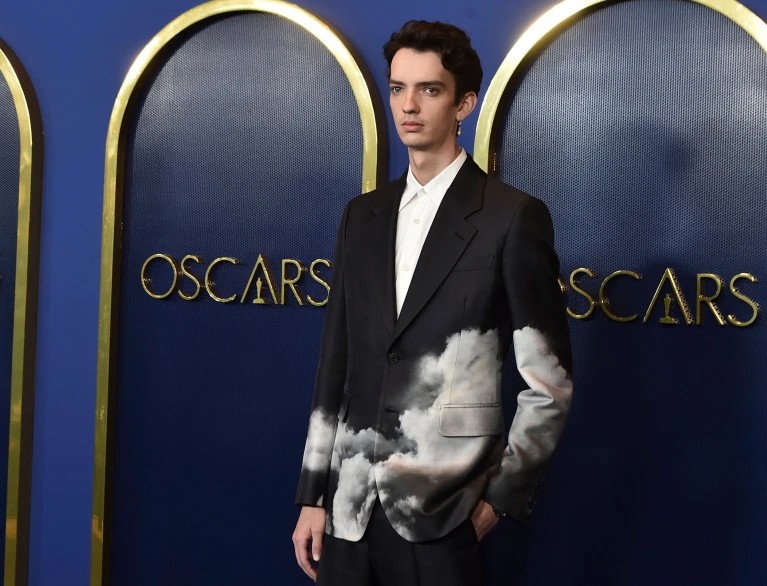 Bạn diễn trẻ của Benedict là Kodi Smit-McPhee góp mặt trong hạng mục Nam diễn viên phụ xuất sắc. Bạn diễn trẻ của Benedict là Kodi Smit-McPhee góp mặt trong hạng mục Nam diễn viên phụ xuất sắc.