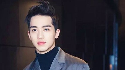 Hứa Ngụy Châu đăng ảnh đăng ký kết hôn