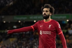 Chuyển nhượng cầu thủ: Barca tính mua Salah; Messi ở lại PSG; MU thuyết phục Harry Kane nhằm thay Ronaldo và Cavani