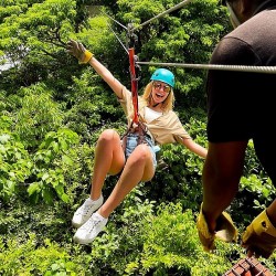 Hoa hậu Thế giới Karolina Bielawska đam mê du lịch khám phá