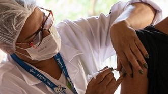 tiem vaccine covid19 khong gay cac nguy co lon ve than kinh