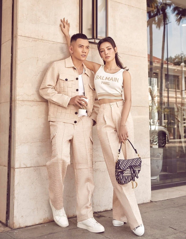 Thời trang sánh đôi đẹp mắt của Phương Trinh Jolie và bạn trai
