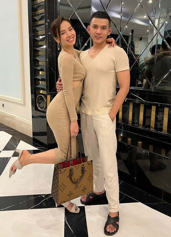 Thời trang sánh đôi đẹp mắt của Phương Trinh Jolie và bạn trai