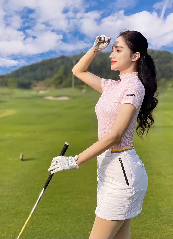 Golf helps Vietnamese beauties improve their health and physique