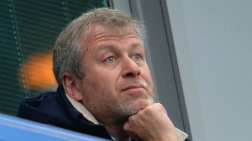 Billionaire Roman Abramovich has 2 ways to handle the sale of Chelsea