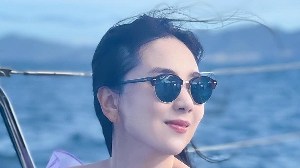 mc mai ngoc xinh dep di nghi duong hau covid19