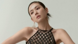 Young Son Ye Jin is hard at work and beautiful in the magazine