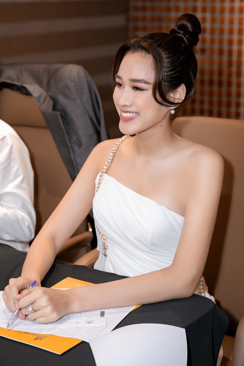 Đỗ Thị Hà ủng hộ, động viên thí sinh Hoa hậu Thế giới Việt Nam 2022