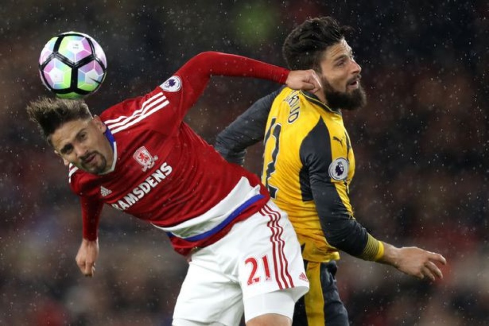 toan canh tran thang nhoc nhan cua arsenal truoc middlesbrough