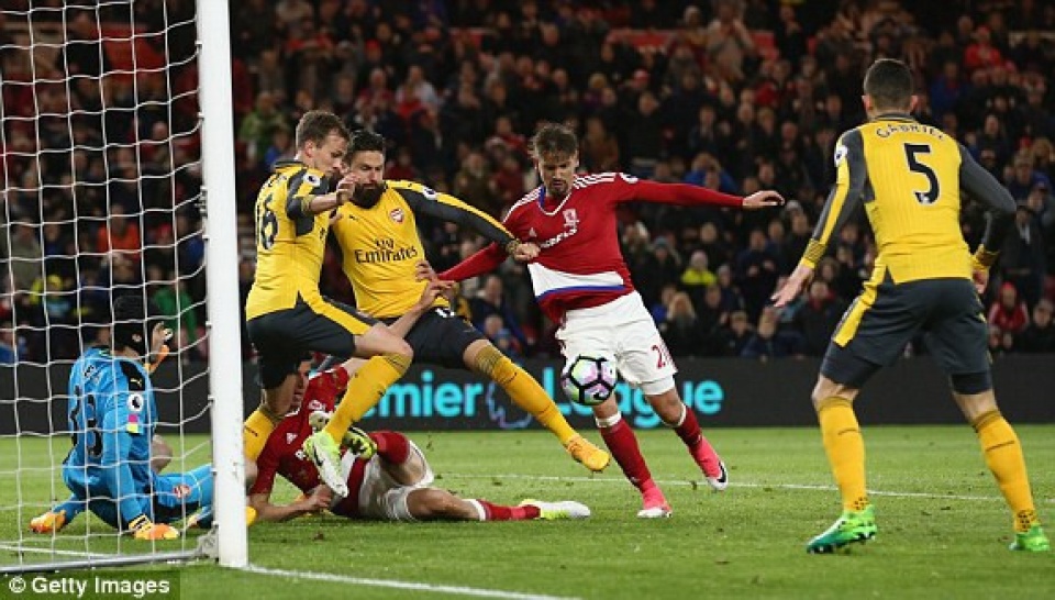 toan canh tran thang nhoc nhan cua arsenal truoc middlesbrough