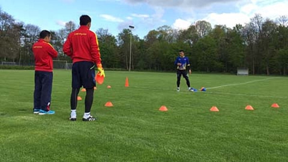 u20 viet nam tap luyen tich cuc o buoi tap dau tien tai duc