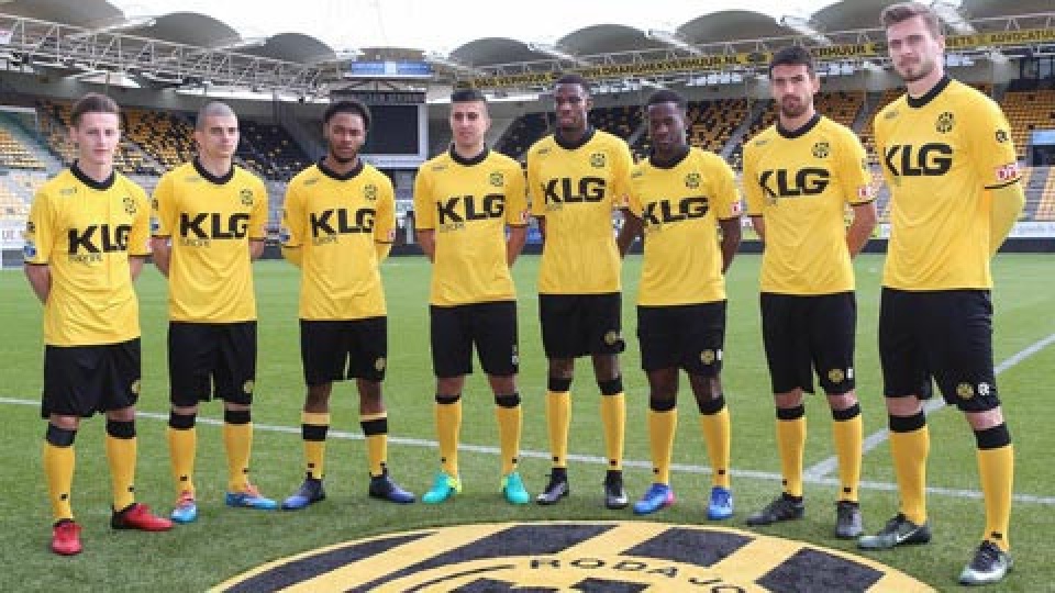 u20 viet nam tap luyen tich cuc o buoi tap dau tien tai duc