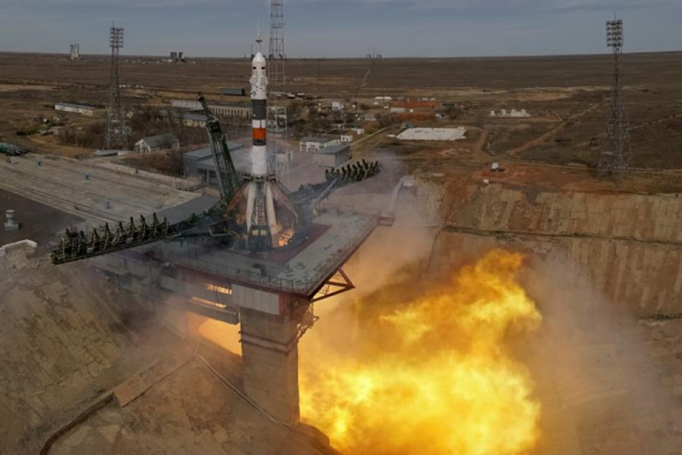 tau vu tru soyuz ms 04 roi be phong huong toi tram iss