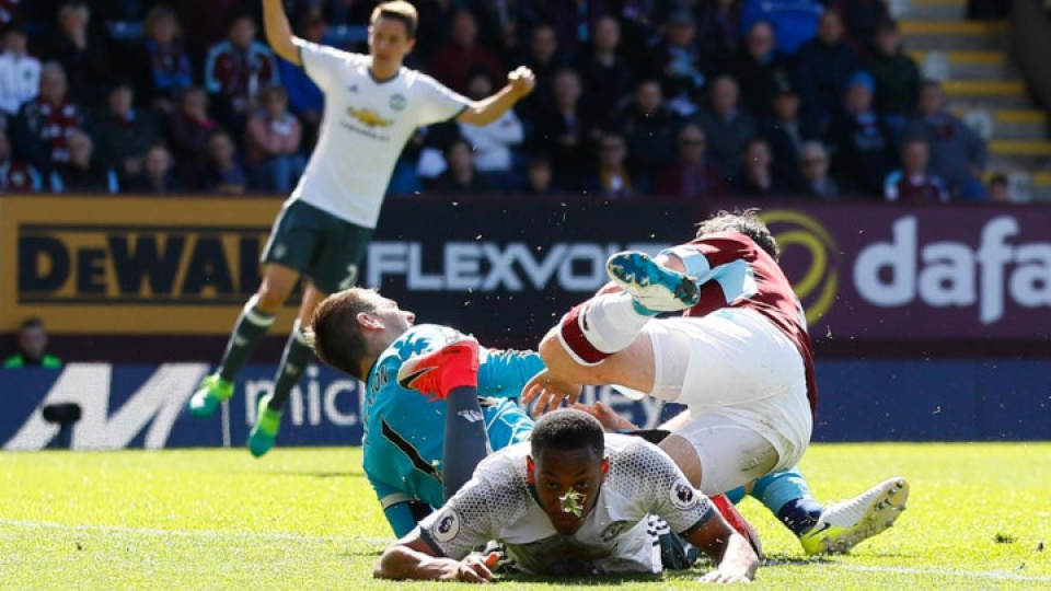 10 khoanh khac an tuong nhat vong 34 premier league