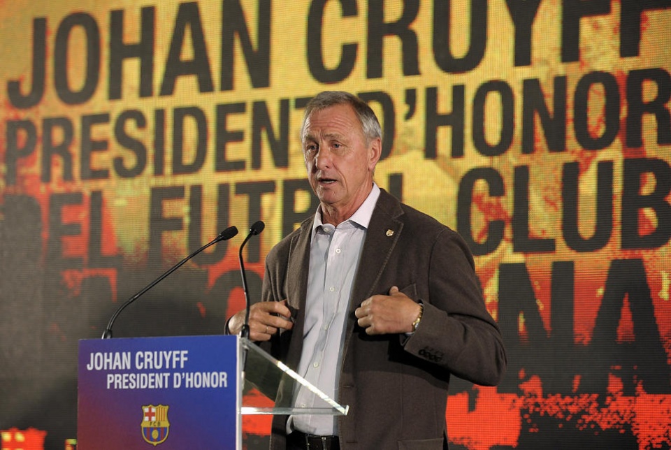 se co mot san van dong mang ten huyen thoai bong da johan cruyff