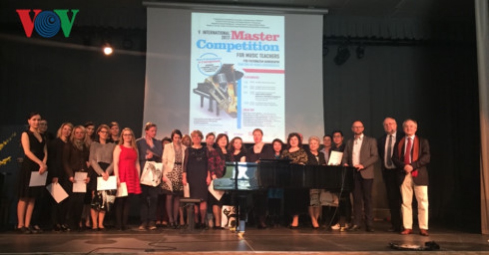 Gặp gỡ cặp đôi người Việt đoạt giải cao cuộc thi thính phòng tại Ba Lan gap go cap doi nguoi viet doat giai cao cuoc thi thinh phong tai ba lan