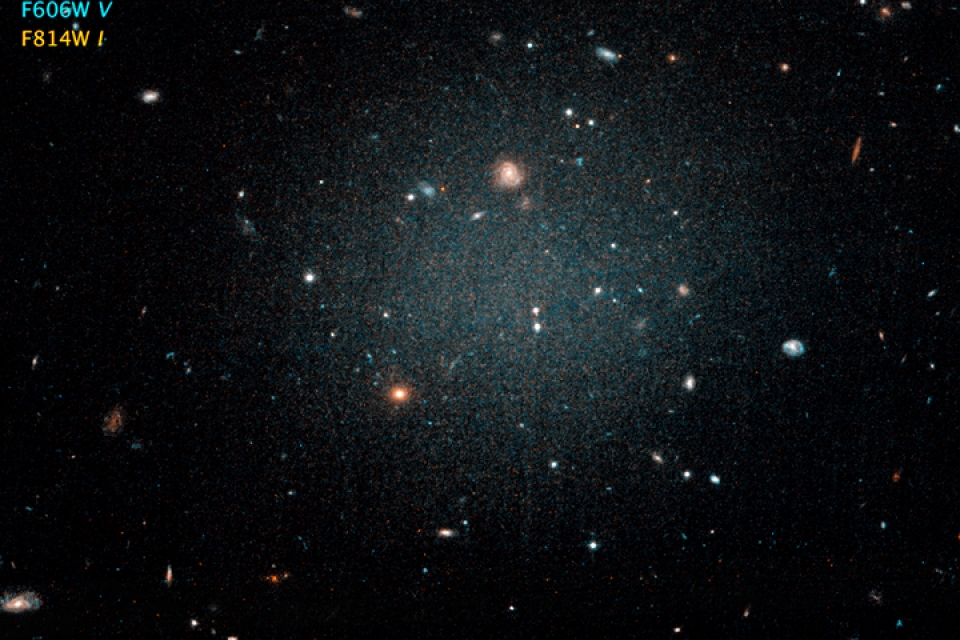 ngo ngang truoc ve dep cua vu tru bao la