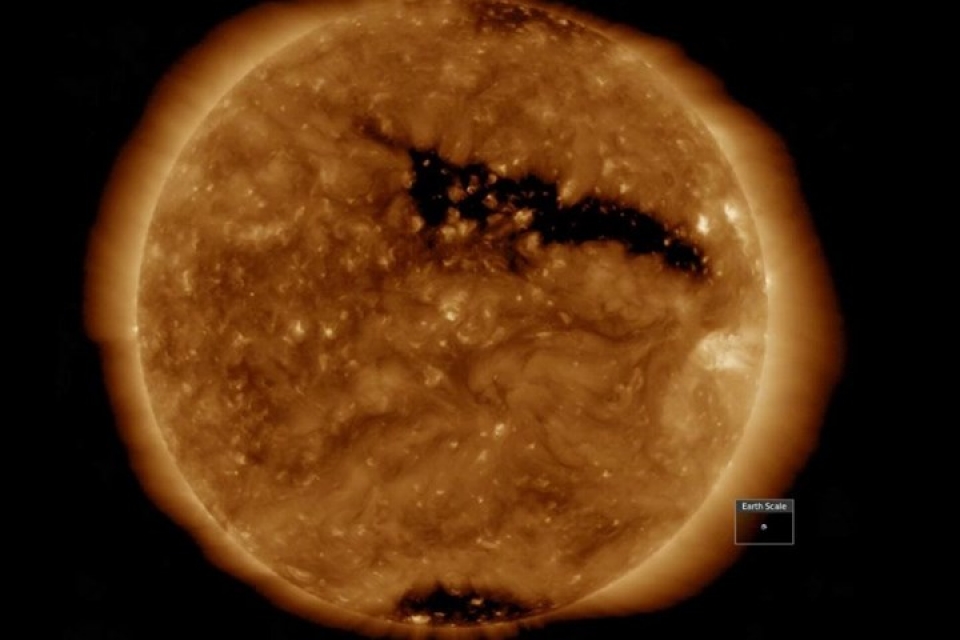 ngo ngang truoc ve dep cua vu tru bao la