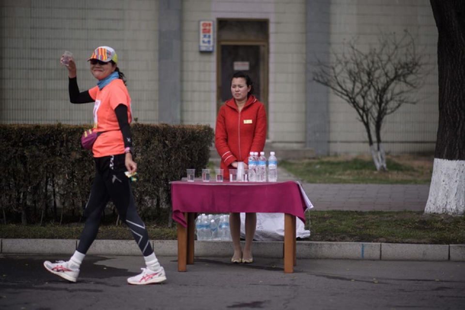 hang tram nguoi nuoc ngoai du giai chay mung sinh nhat co lanh dao trieu tien