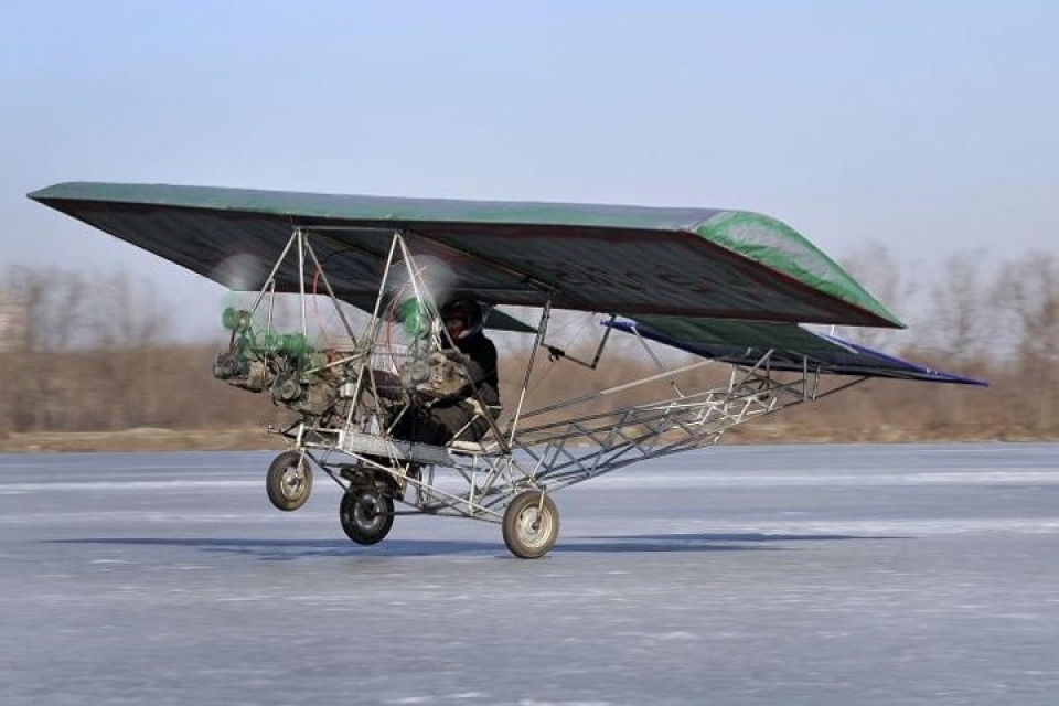 nong dan trung quoc tu che may bay tau ngam