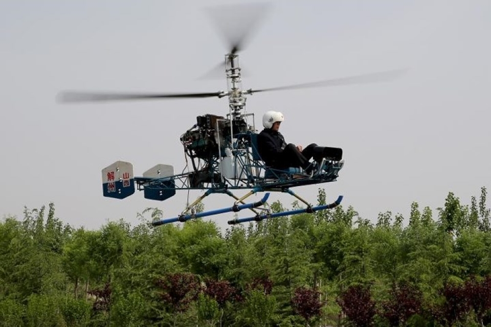 nong dan trung quoc tu che may bay tau ngam