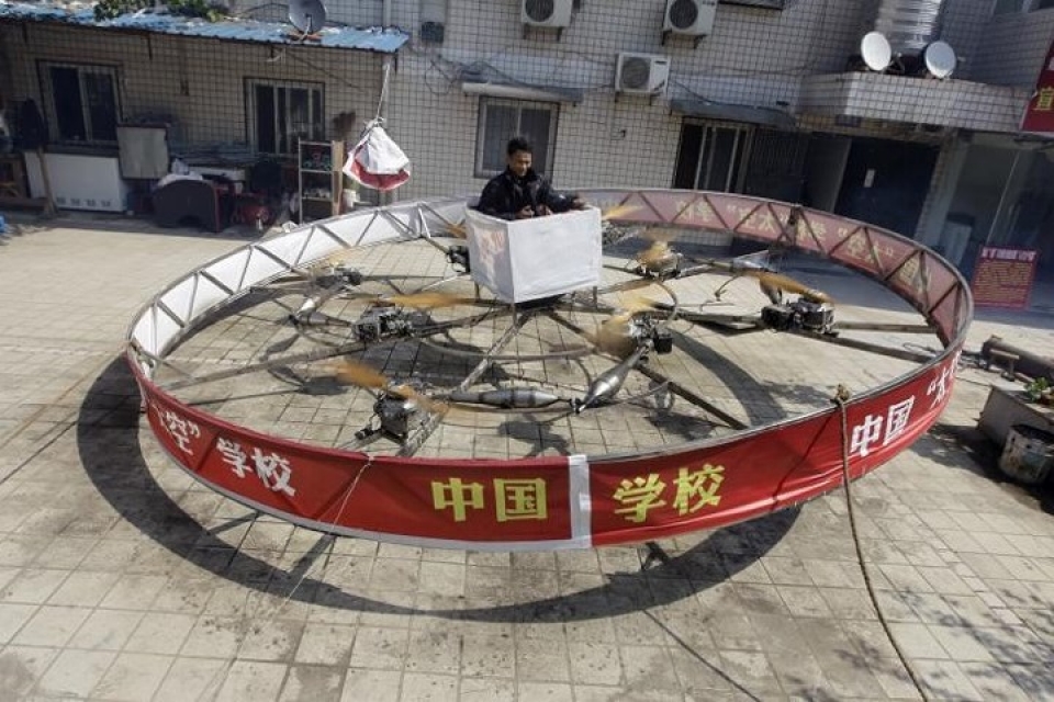 nong dan trung quoc tu che may bay tau ngam