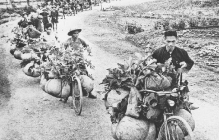 “Chân trần chí thép”: Sống lại những giây phút lịch sử của dân tộc