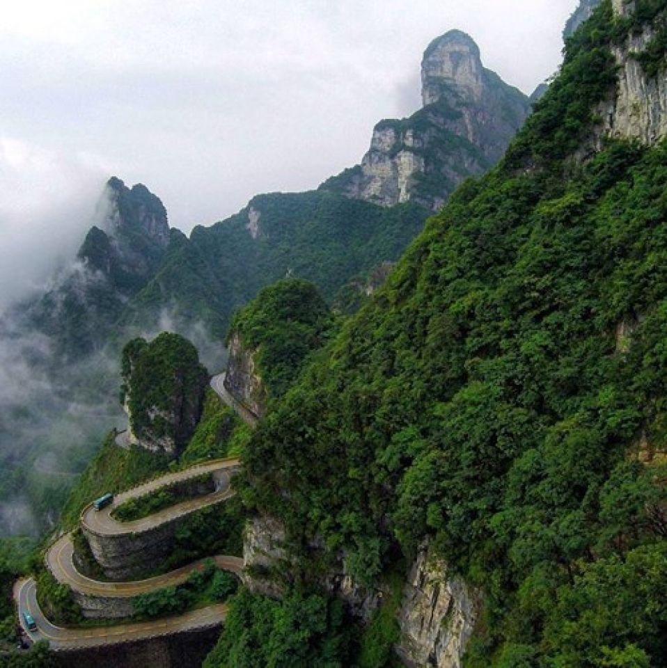 phuot qua nhung cung duong dep nhat the gioi