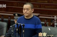 nguoi dan ong bac trang ca dau chi sau mot dem