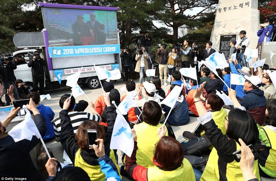 han quoc nguoi dan han hoan truoc hoi nghi thuong dinh lien trieu