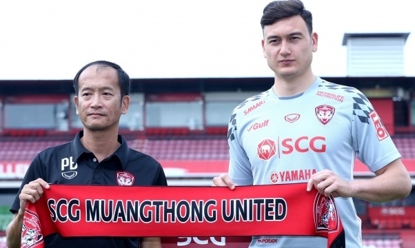 hlv muangthong tu chuc dang van lam vuc lai tinh than doi bong