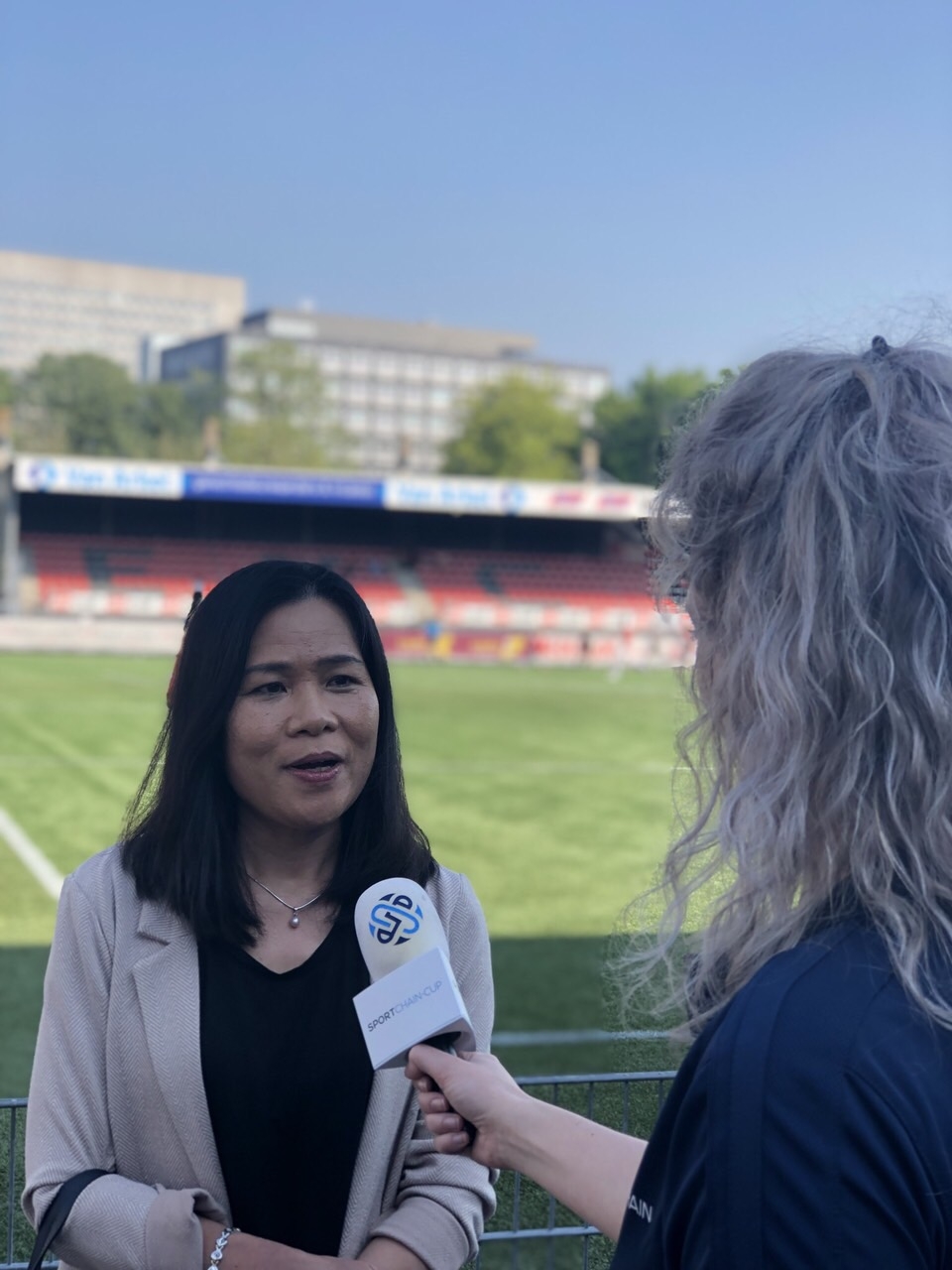 dai su viet nam tai ha lan tham dong vien doi tuyen tre u15 pvf