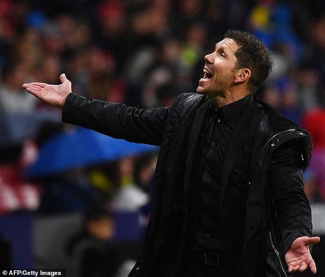 atletico danh bai valencia barcelona chua the vo dich la liga