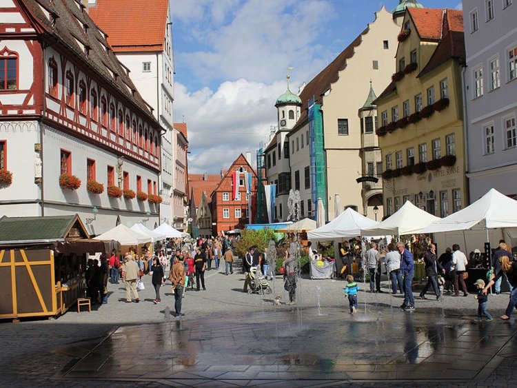 thi tran duoc dat bang 72000 tan kim cuong